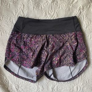 COPY - LULULEMON Speed Up Mid-Rise Lined Short 4" size 2